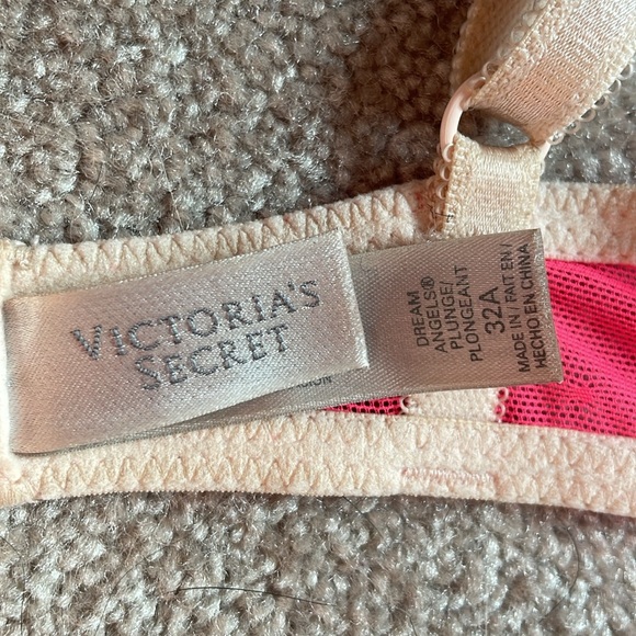 Victoria’s Secret Dream Angels Plunge - Picture 4 of 4